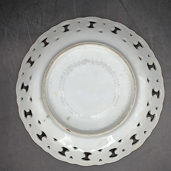 beautifull and Rare Vintage Fine Porcelain Saucer Normal Age Wear As Found - Picture 3 of 5